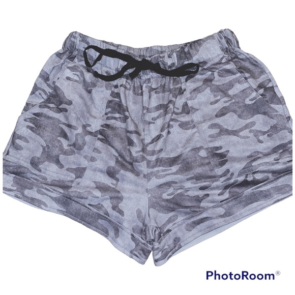 Camo print drawstring shorts. - Picture 3 of 5
